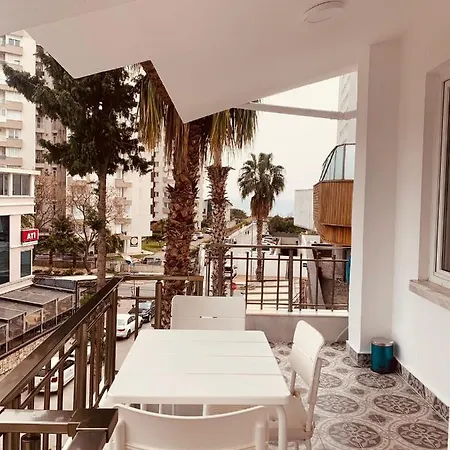 Eski Lara Merkezde Deniz Manzarali Daire Apartment *