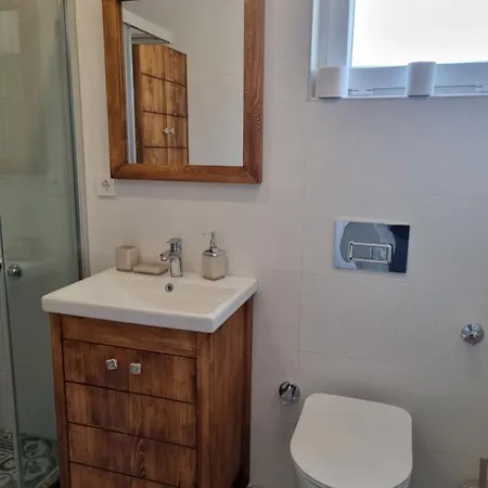 Eski Lara Merkezde Deniz Manzarali Daire Apartment