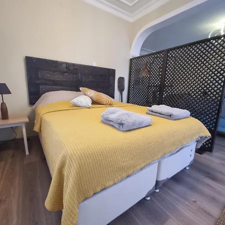 Eski Lara Merkezde Deniz Manzarali Daire Antalya