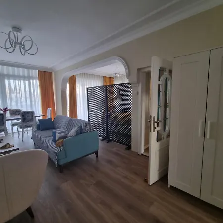 Apartment Eski Lara Merkezde Deniz Manzarali Daire
