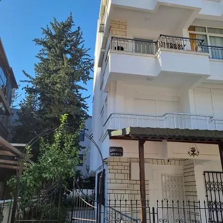 Eski Lara Merkezde Deniz Manzarali Daire